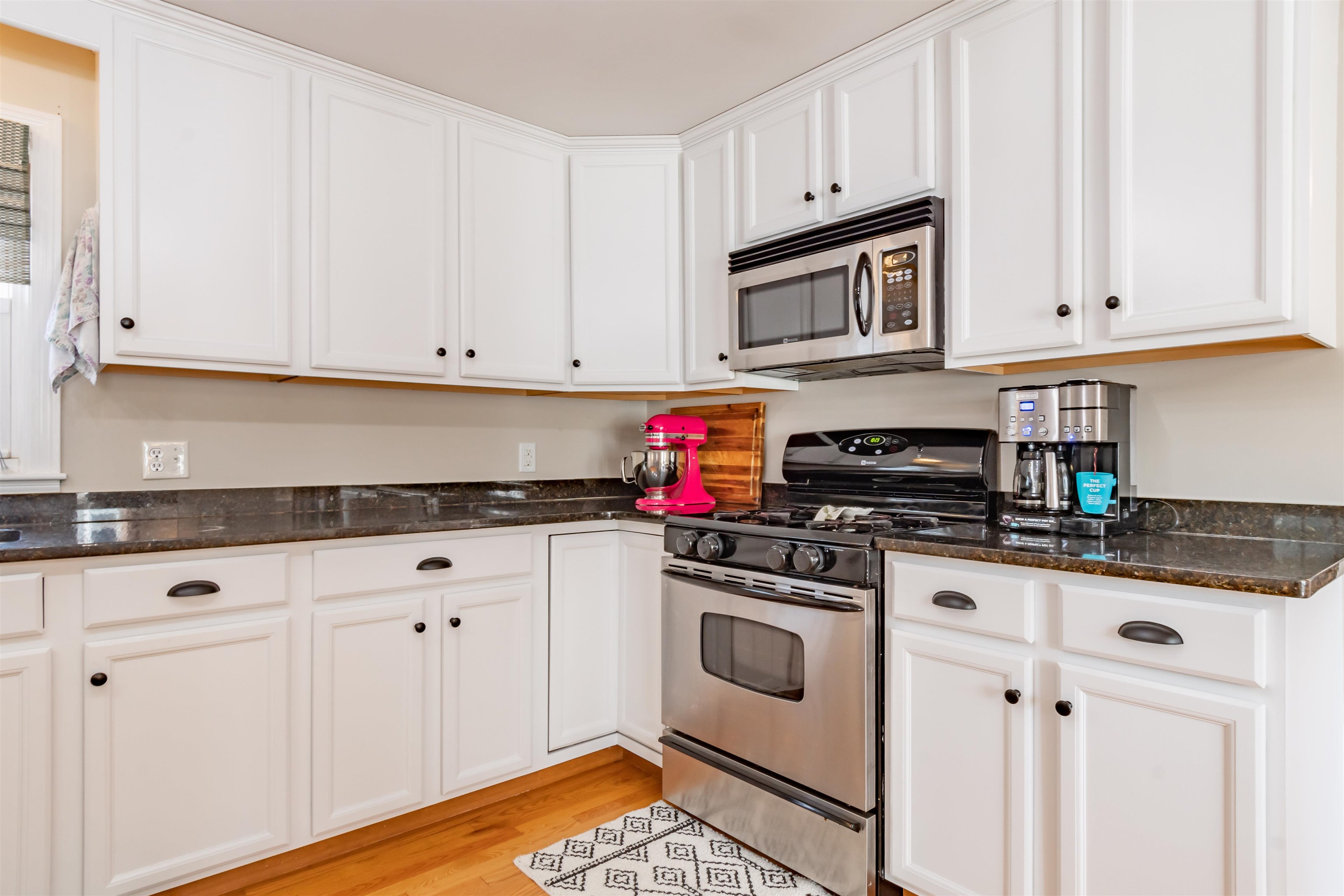 40 Wethersfield Road Nashua, NH 03062 - Photo 11 of 34