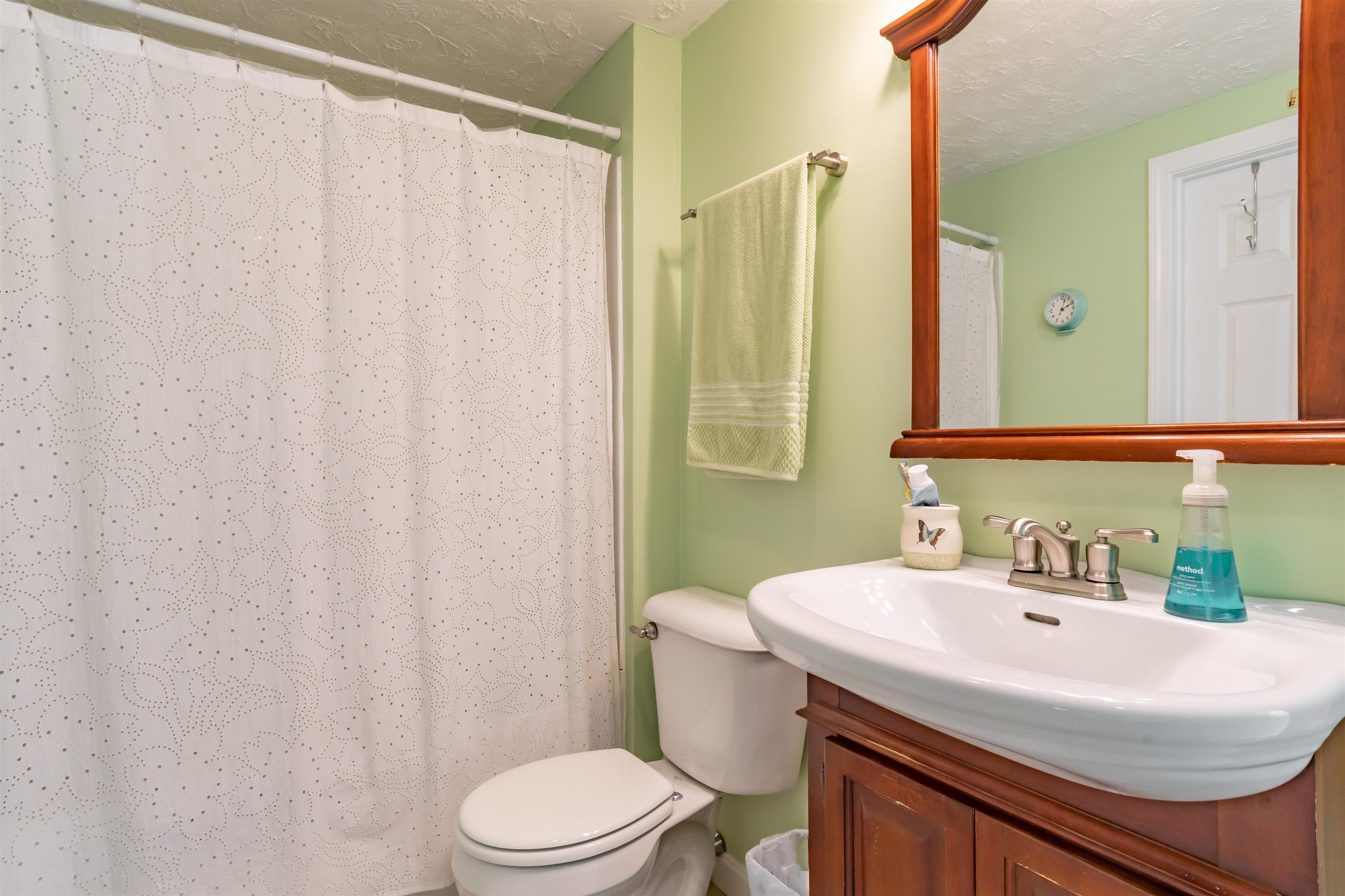 40 Wethersfield Road Nashua, NH 03062 - Photo 25 of 34