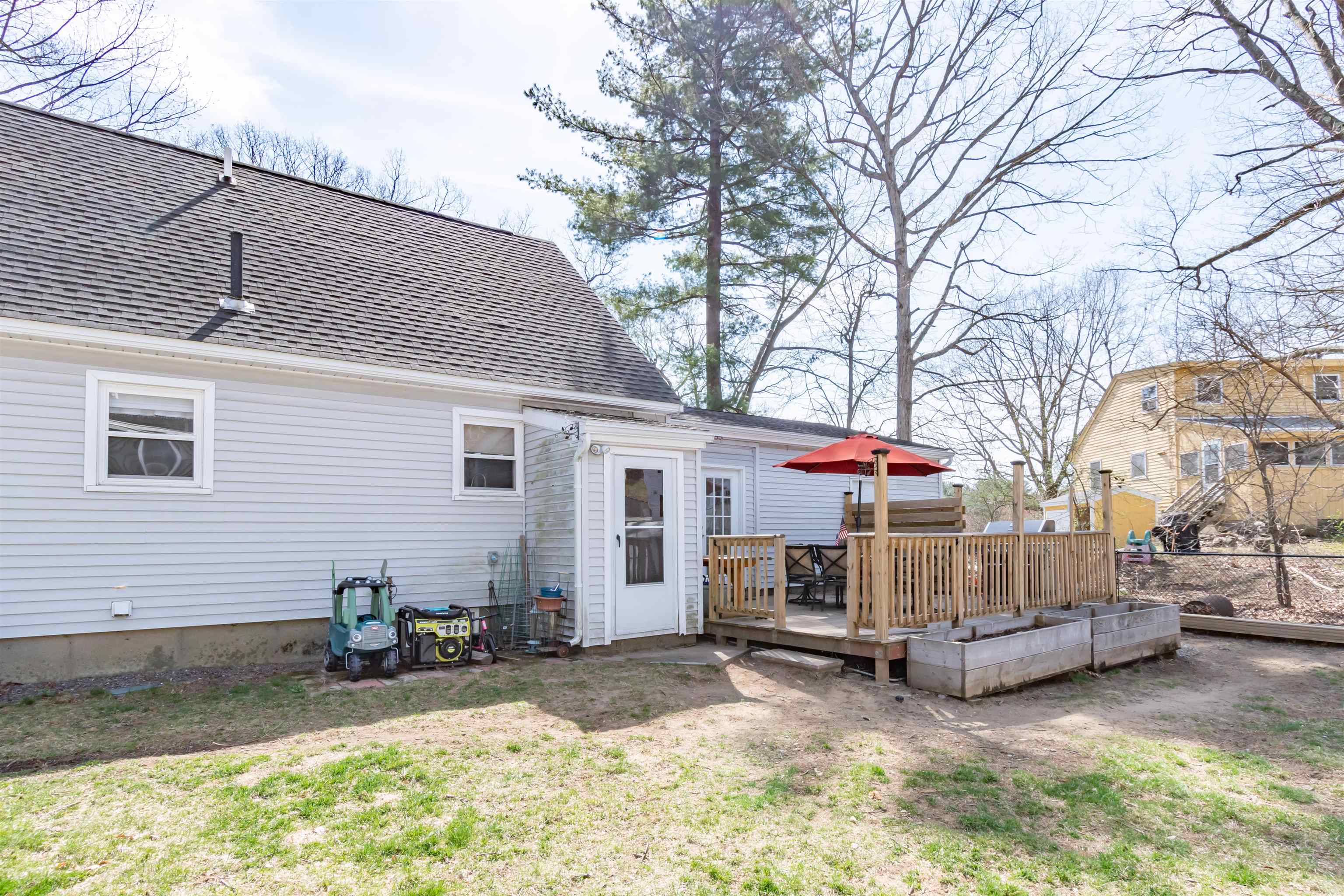 40 Wethersfield Road Nashua, NH 03062 - Photo 30 of 34
