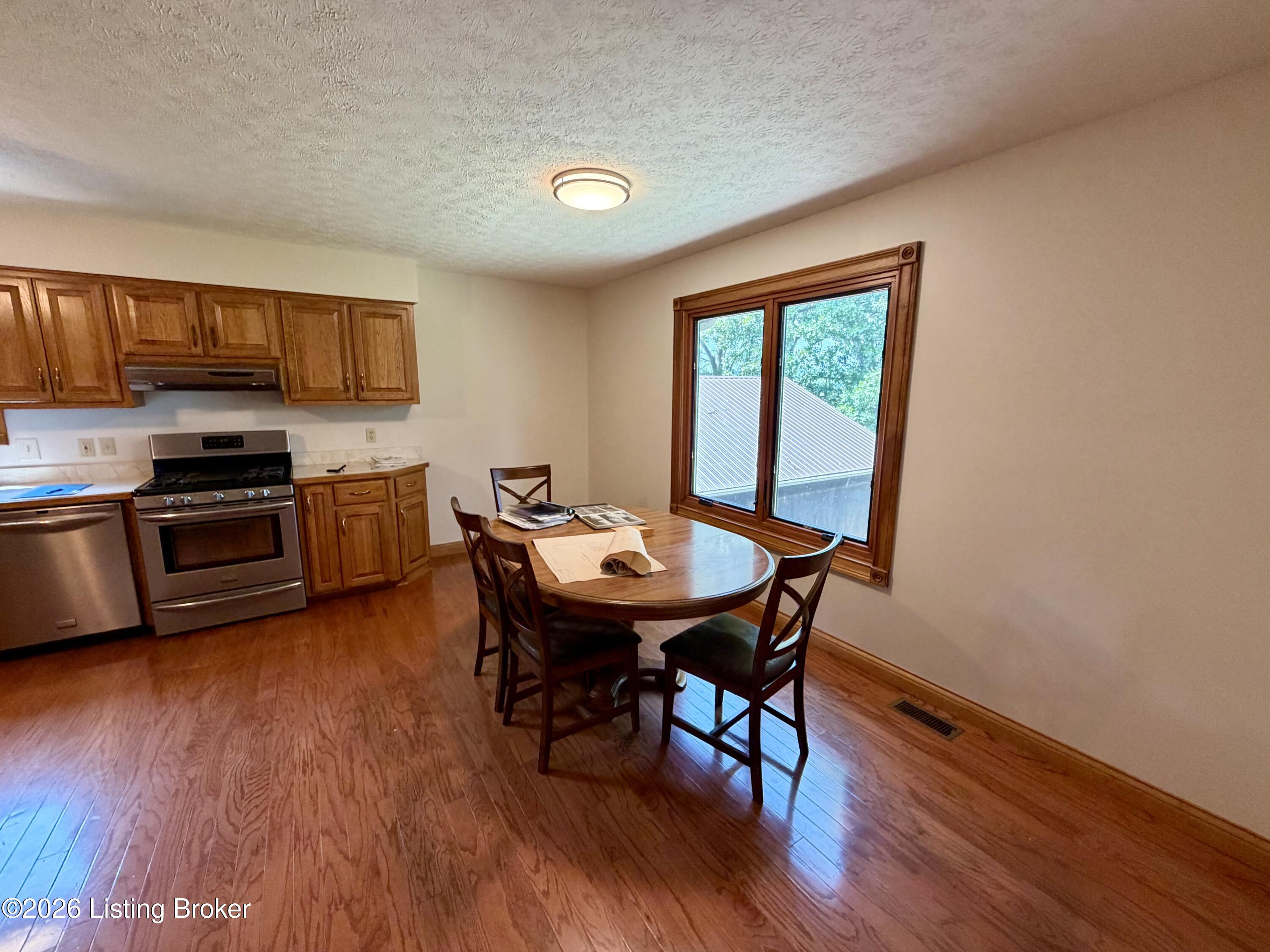 7296 Bardstown Road Springfield, KY 40069 - Photo 11 of 72 IMG_2938