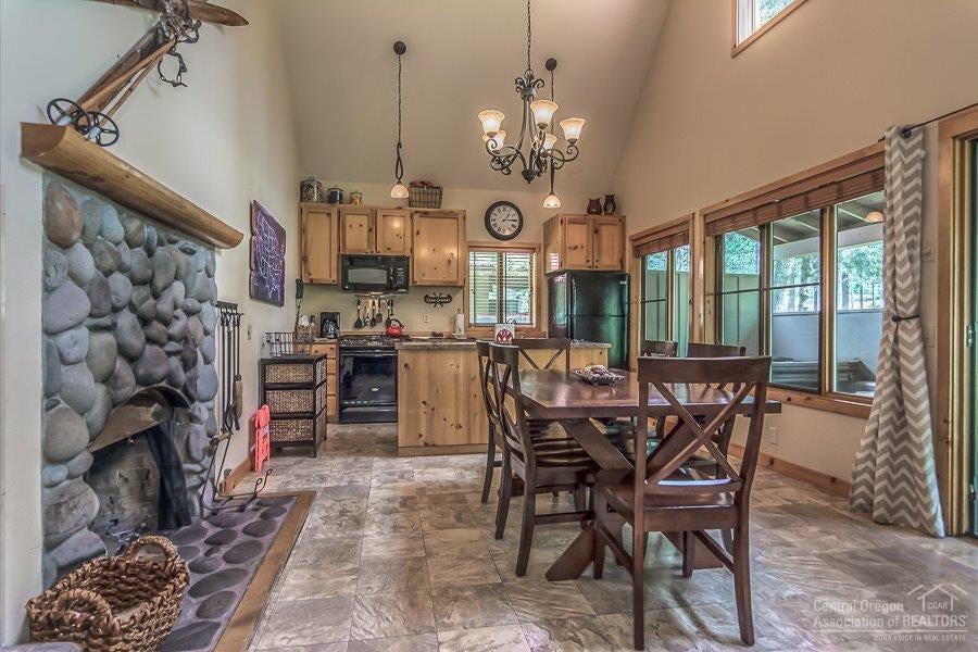 57529 Circle 4 Cabin Road Sunriver, OR 97707 - Photo 22 of 22 Nearly perfect...
