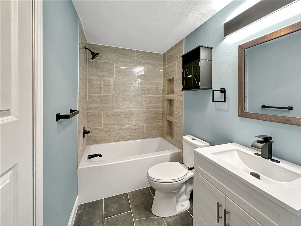 3655 Middle Cheshire Road Canandaigua Town, NY 14424 - Photo 12 of 31