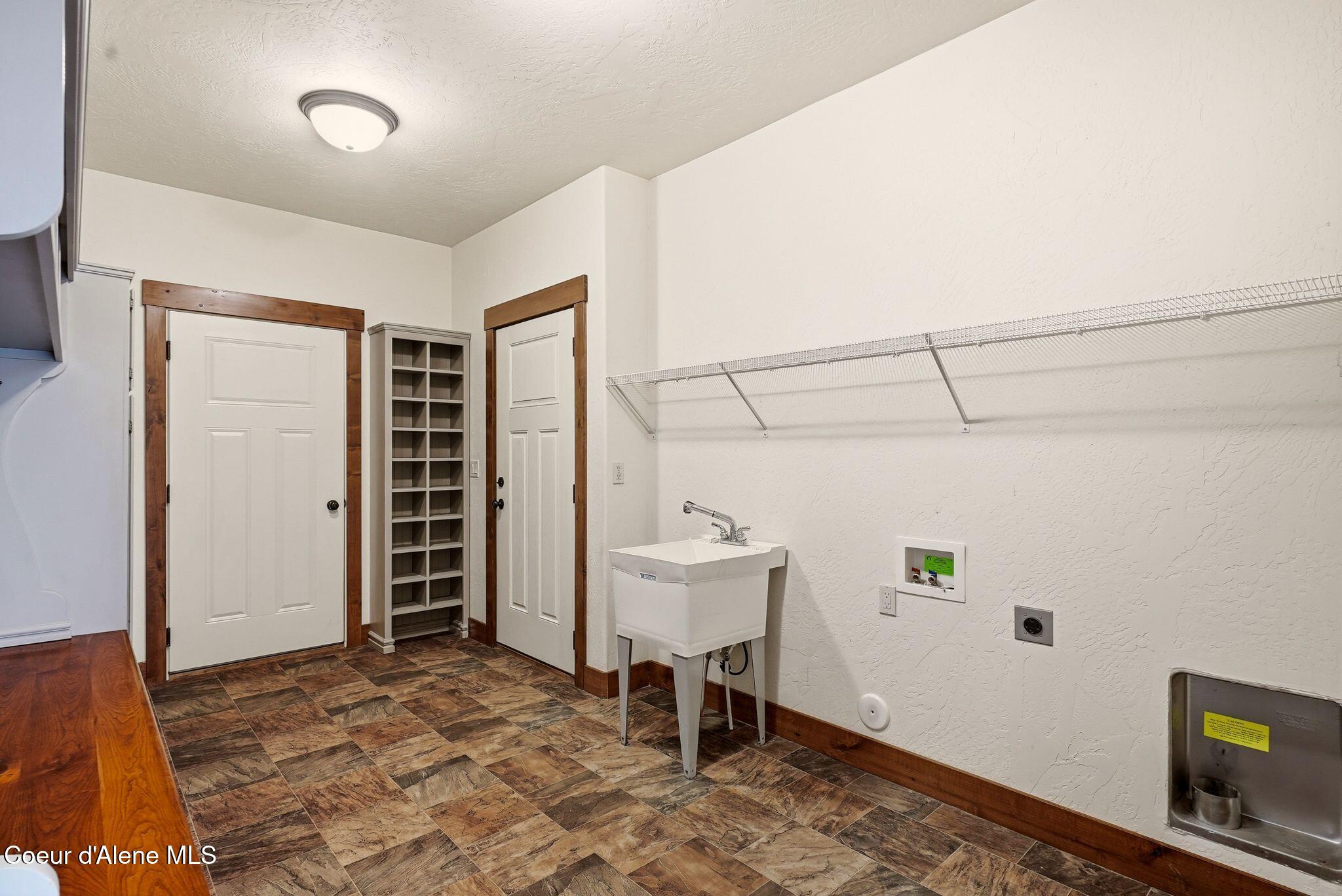 5774 West Kidd Island Road Coeur D'Alene, ID 83814 - Photo 4 of 66 Inside-Media-Kidd-35