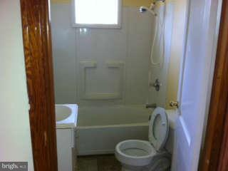 12124 Old Legislative Road Southwest Midlothian, MD 21532 - Photo 11 of 22 Bath