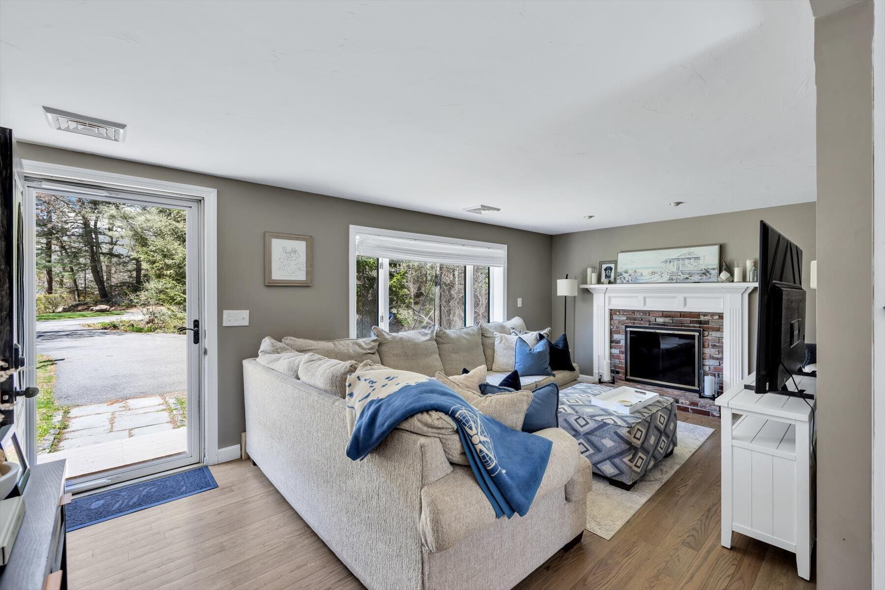 10 Guild Road Forestdale, MA 02644 - Photo 3 of 46 16-889A1995