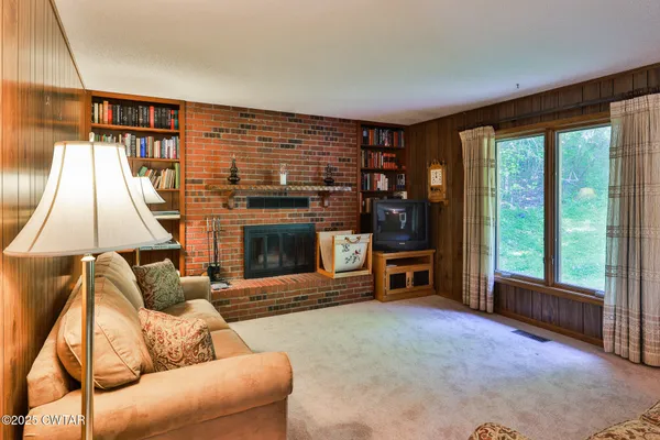 $1,075,000 | 300 Swan Bay Drive, Buchanan, TN 38222