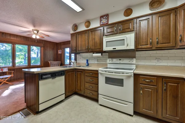 $1,075,000 | 300 Swan Bay Drive, Buchanan, TN 38222