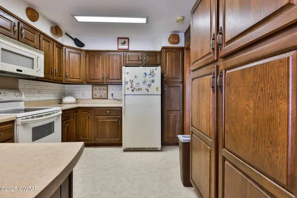 $1,075,000 | 300 Swan Bay Drive, Buchanan, TN 38222