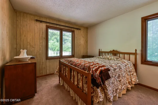 $1,075,000 | 300 Swan Bay Drive, Buchanan, TN 38222