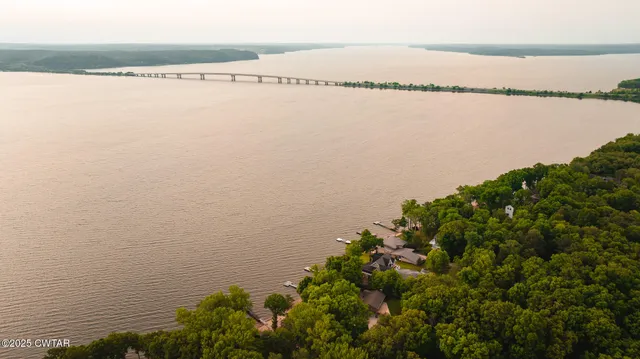 $1,075,000 | 300 Swan Bay Drive, Buchanan, TN 38222