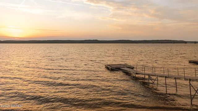 $1,075,000 | 300 Swan Bay Drive, Buchanan, TN 38222