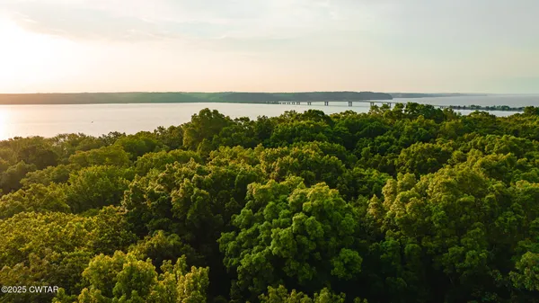 $1,075,000 | 300 Swan Bay Drive, Buchanan, TN 38222