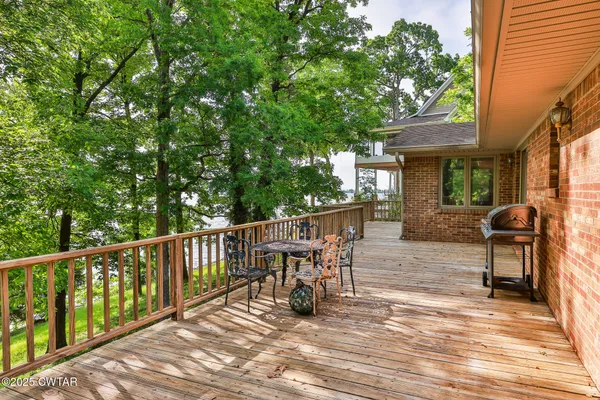 $1,075,000 | 300 Swan Bay Drive, Buchanan, TN 38222