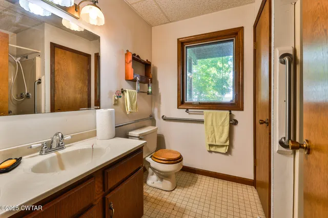 $1,075,000 | 300 Swan Bay Drive, Buchanan, TN 38222