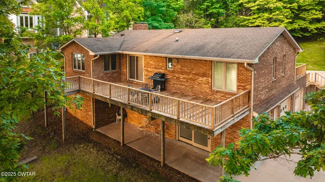 $1,075,000 | 300 Swan Bay Drive, Buchanan, TN 38222