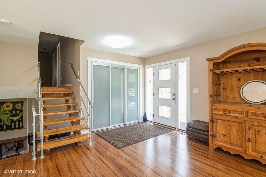 210 Brookhill Road Libertyville, IL 60048 - Photo 2 of 38