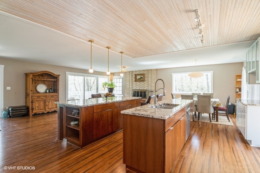 210 Brookhill Road Libertyville, IL 60048 - Photo 6 of 38