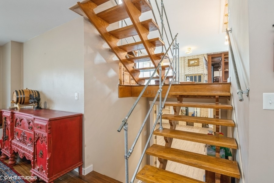 210 Brookhill Road Libertyville, IL 60048 - Photo 9 of 38