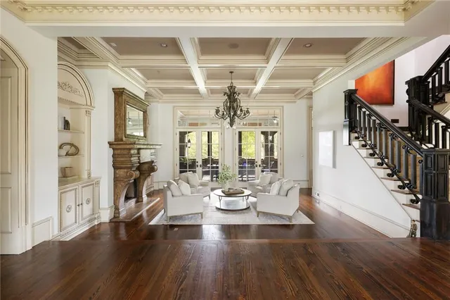 a bed room with bed and windows