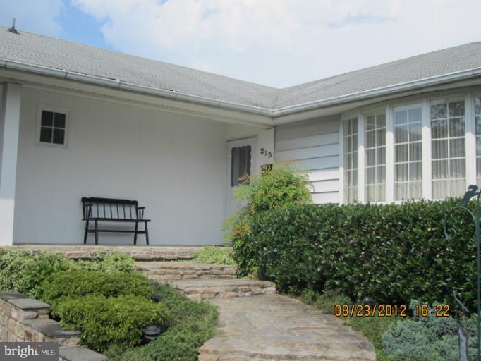 213 Locknell Road Lutherville-Timonium, MD 21093 - Photo 4 of 30 Exterior (Front)