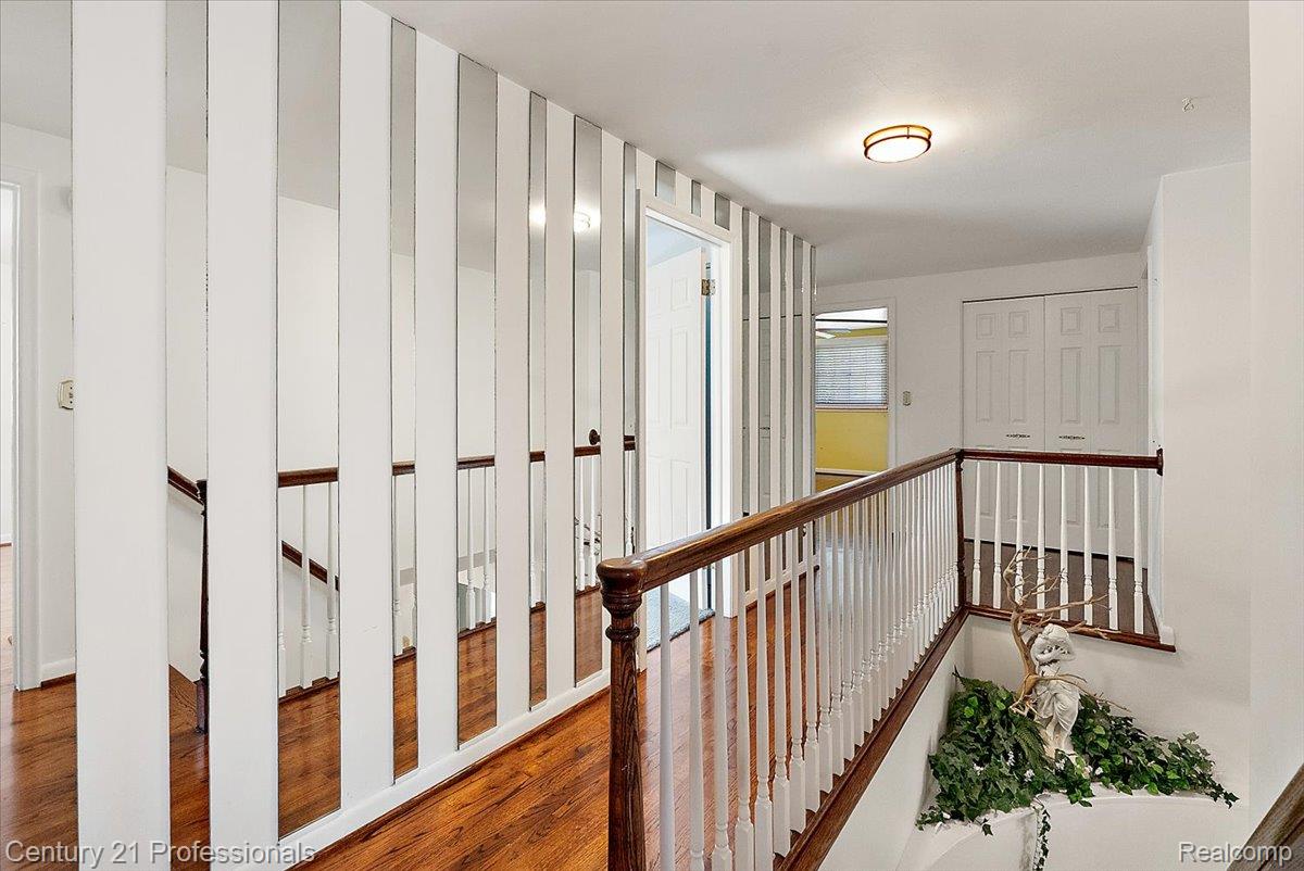 633 Foxhall Road Bloomfield Hills, MI 48304 - Photo 41 of 61 Corridor