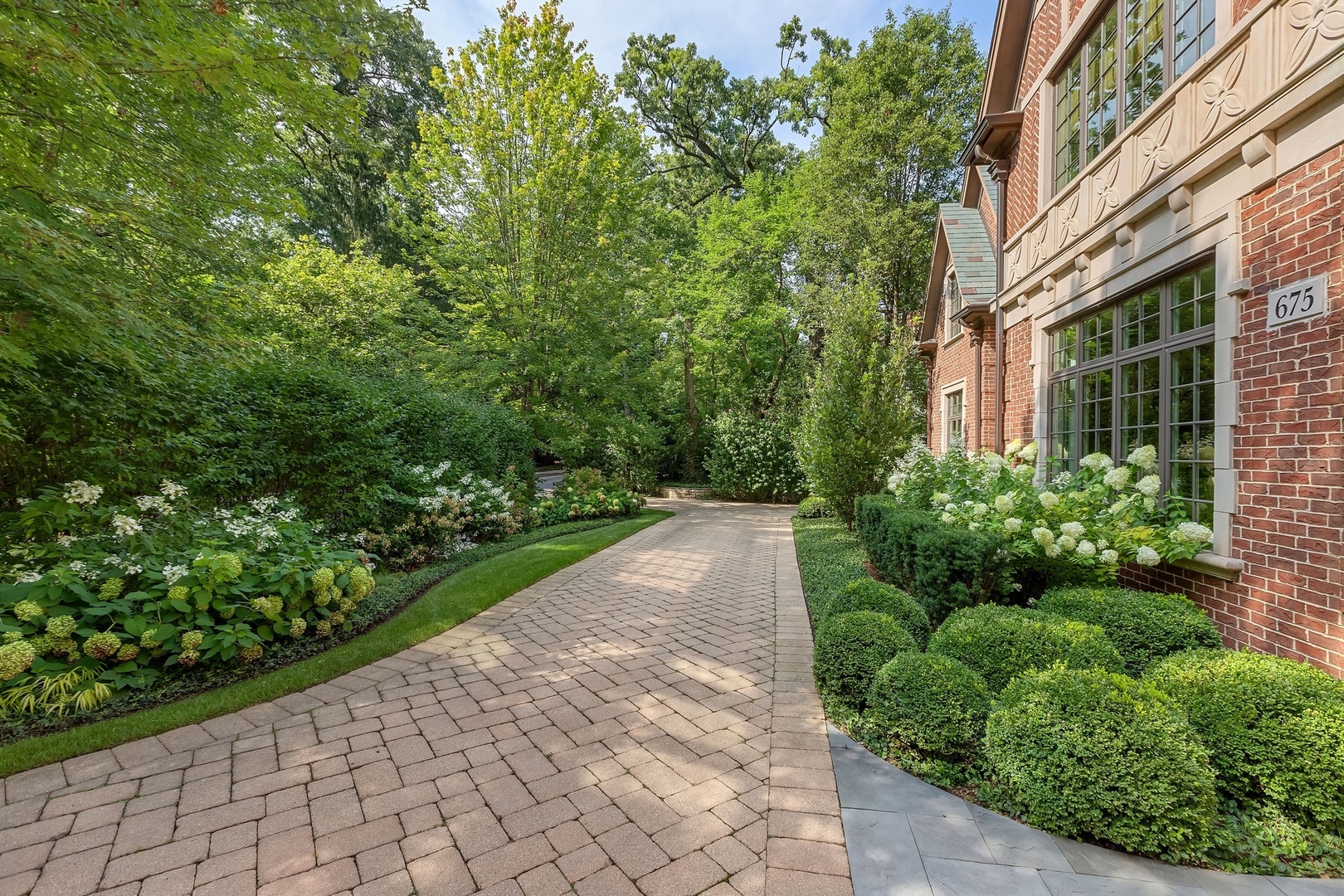 675 Blackthorn Road Winnetka, IL 60093 - Photo 3 of 89 Gallery Image 3