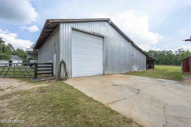 $634,000 | 831 State Rd S-3-40, Fairfax, SC 29827