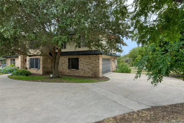 $600,000 | 510 Rudeloff Road, Seguin, TX 78155