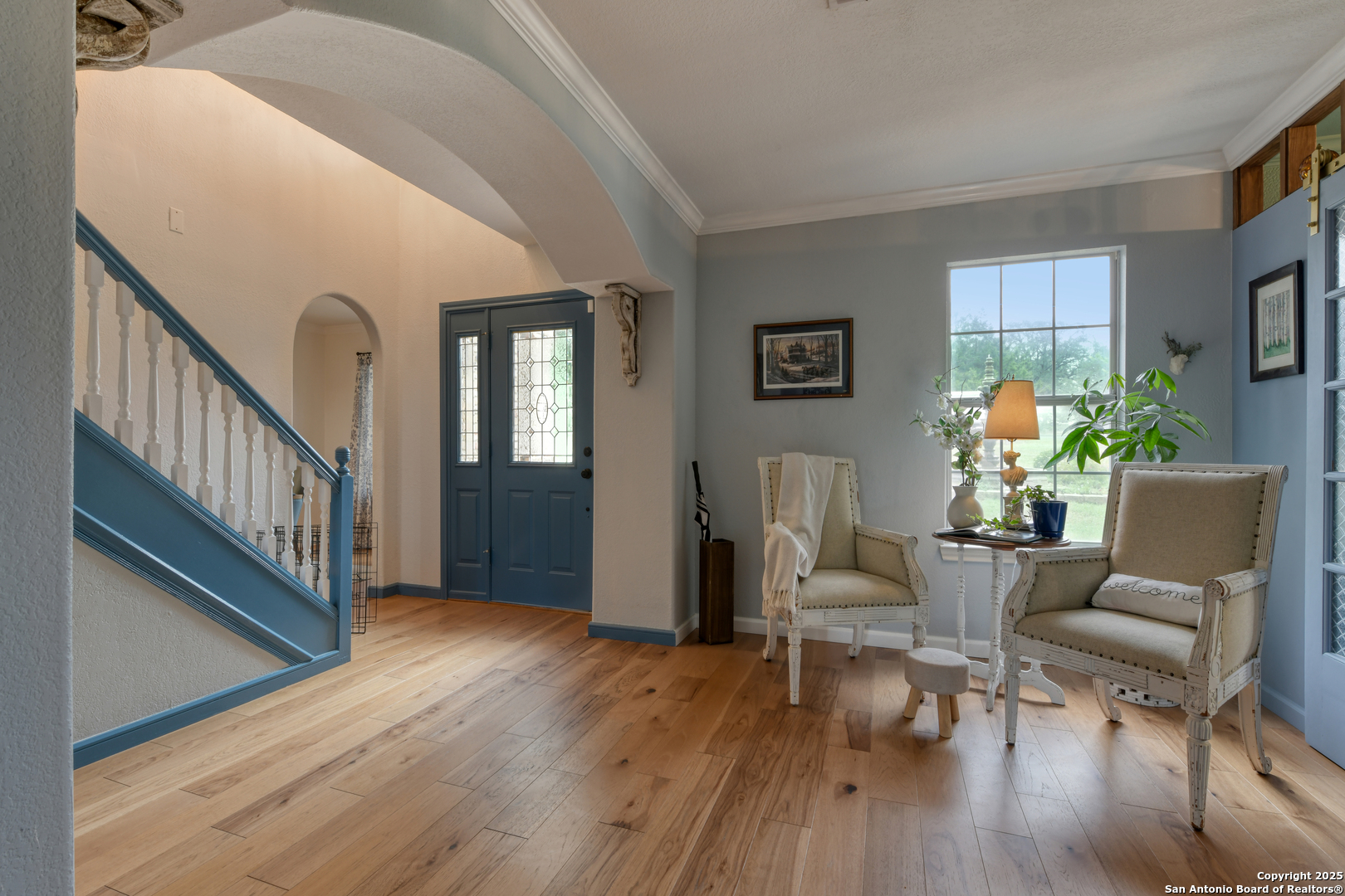 510 Rudeloff Road Seguin, TX 78155 - Photo 6 of 54 a living room with furniture and a wooden floor