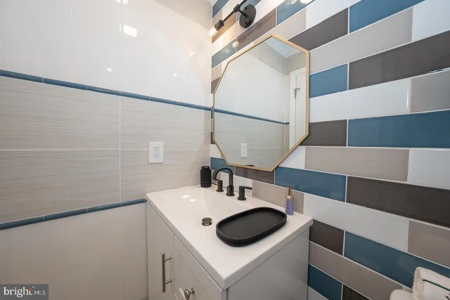 $1,200,000 | 1022 Clover Hill Road, Wynnewood, PA 19096