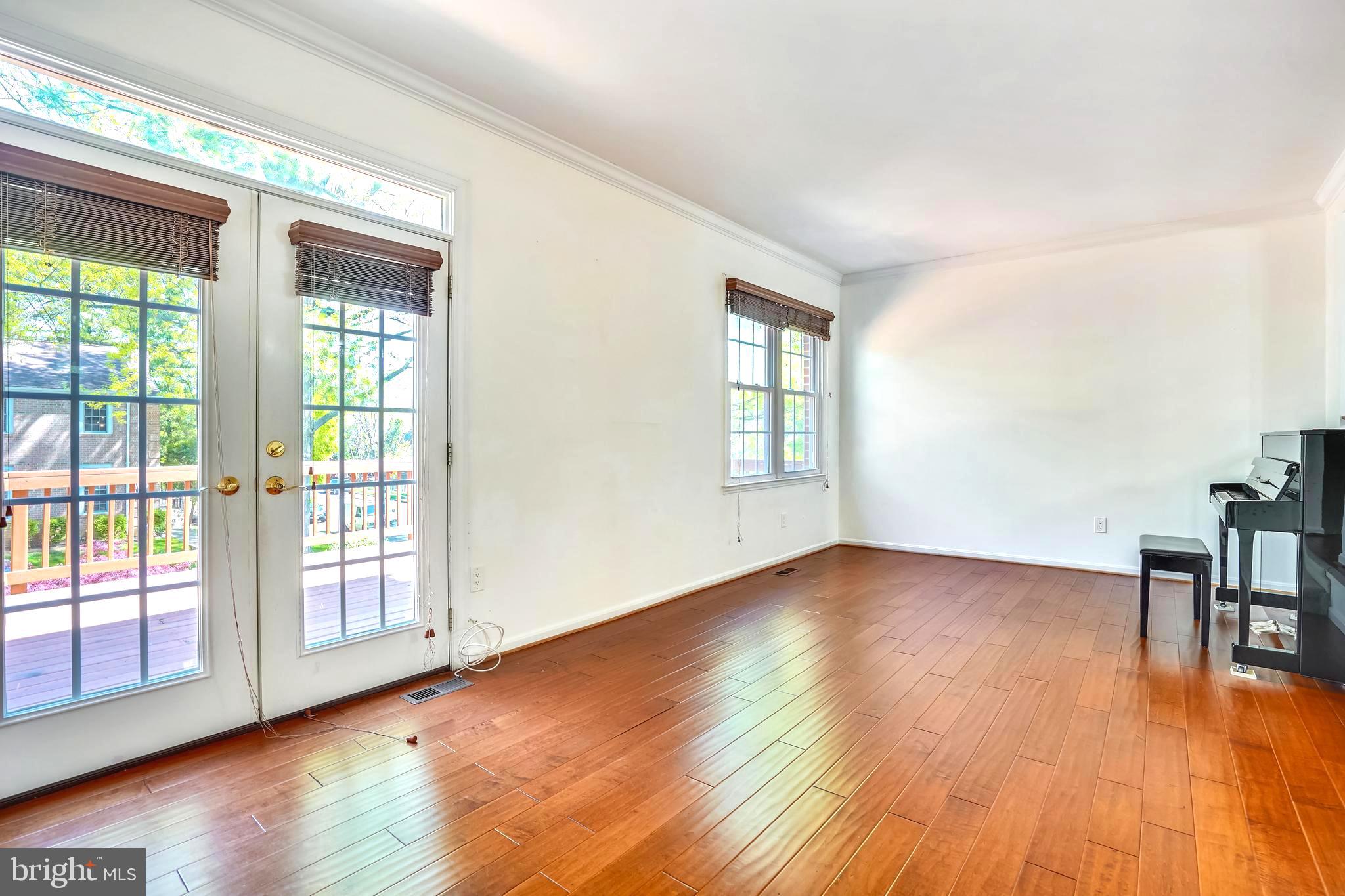 3151 Borge Street Oakton, VA 22124 - Photo 17 of 46 Living Room