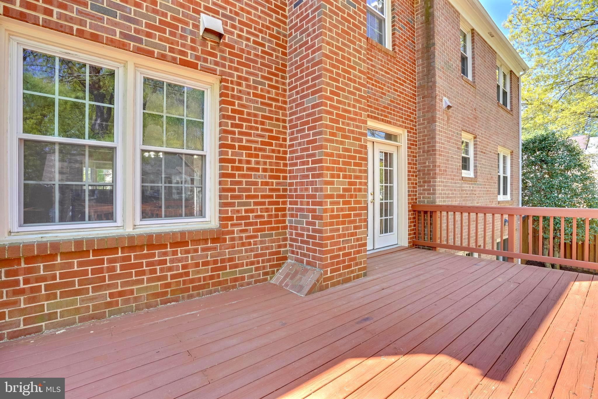 3151 Borge Street Oakton, VA 22124 - Photo 8 of 46 Deck