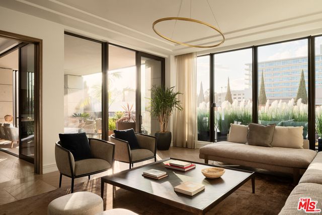 $10,000,000 | 9900 South Santa Monica Boulevard, Unit 2D, Beverly Hills, CA 90212