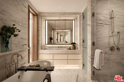 $10,000,000 | 9900 South Santa Monica Boulevard, Unit 2D, Beverly Hills, CA 90212