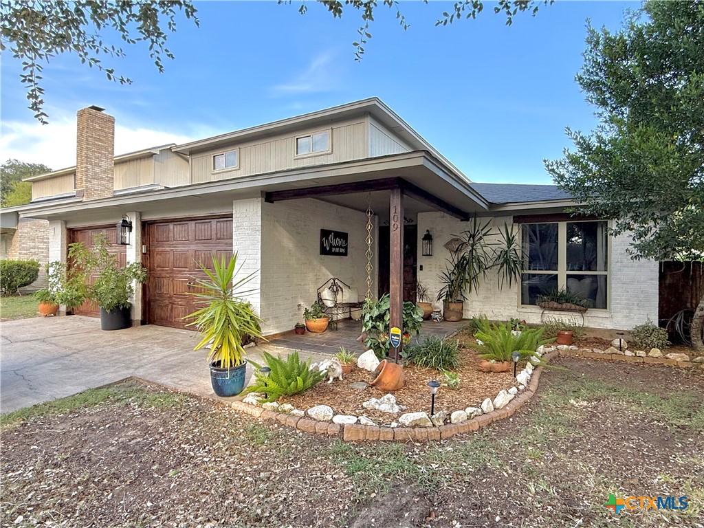 109 Perth Road Victoria, TX 77904 - Photo 4 of 45 Gallery Image 4
