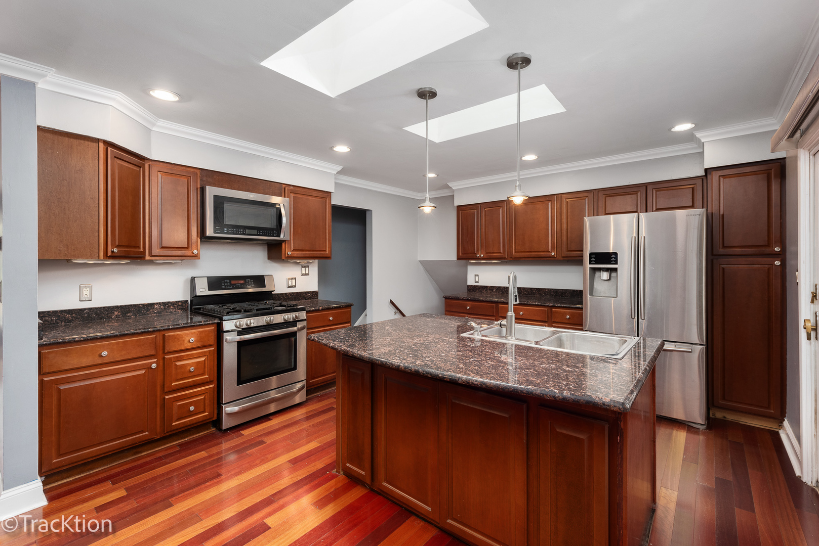 612 Ridgeview Street Downers Grove, IL 60516 - Photo 10 of 29 Gallery Image 10