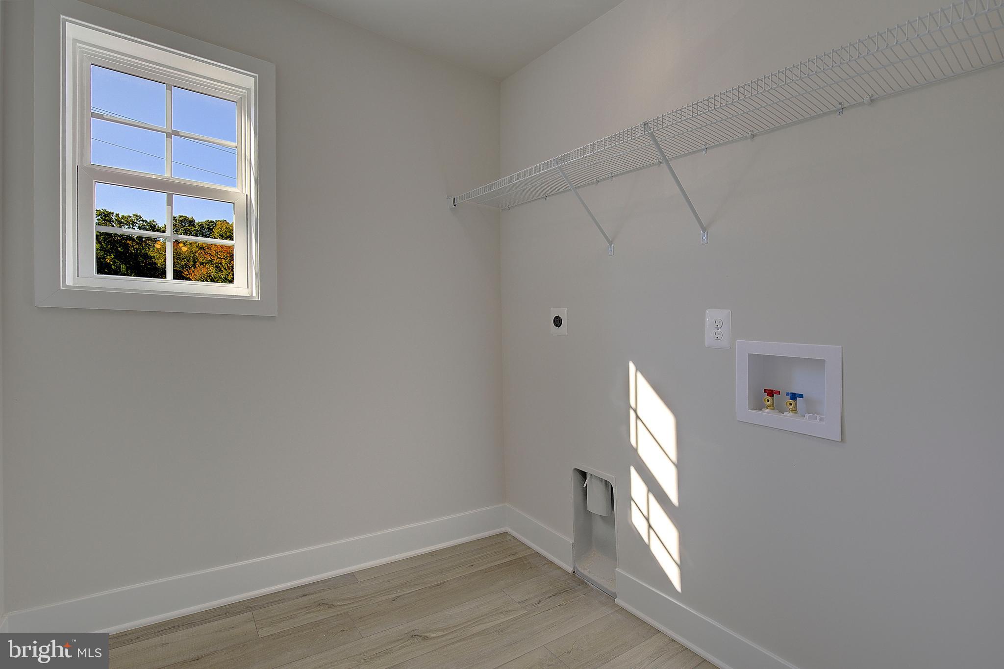 311 Poplar Avenue Edgewater, MD 21037 - Photo 35 of 39 Upper Level Laundry