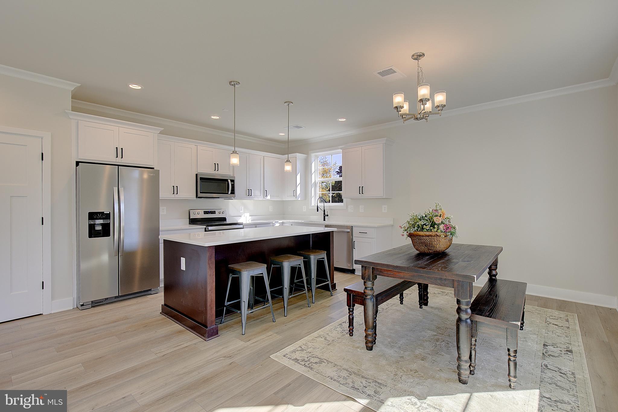 311 Poplar Avenue Edgewater, MD 21037 - Photo 9 of 39 Kitchen/Dining