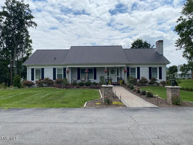 $369,900 | 524 Old Stage Road, Chilhowie, VA 24319