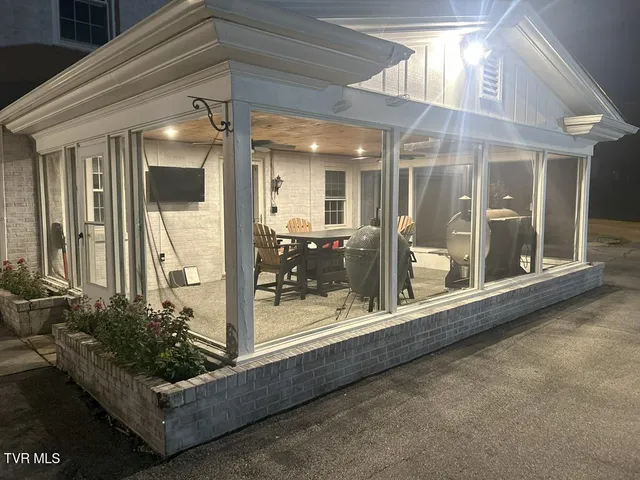 $369,900 | 524 Old Stage Road, Chilhowie, VA 24319