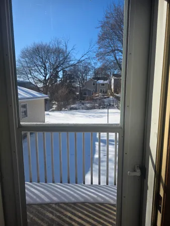 $1,885 | 418 South 6th Street, Stoughton, WI 53589