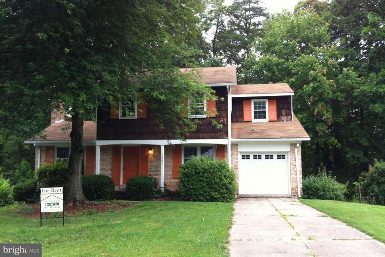 12904 Sturbridge Road Woodbridge, VA 22192 - Photo 1 of 17 Exterior Front