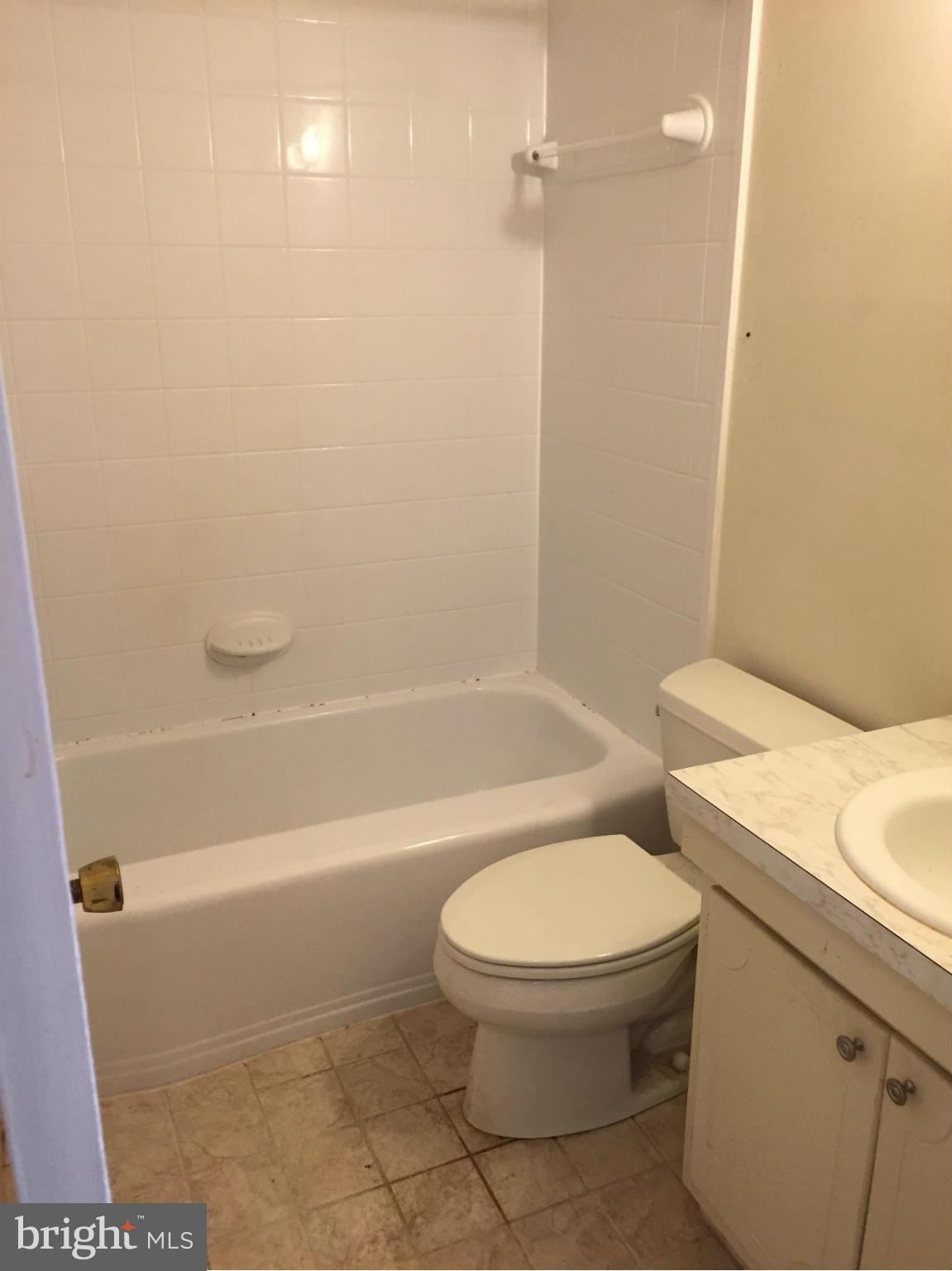 12904 Sturbridge Road Woodbridge, VA 22192 - Photo 11 of 17 Bath