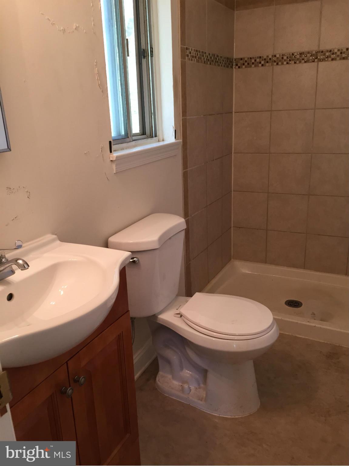 12904 Sturbridge Road Woodbridge, VA 22192 - Photo 16 of 17 Bath (Master)