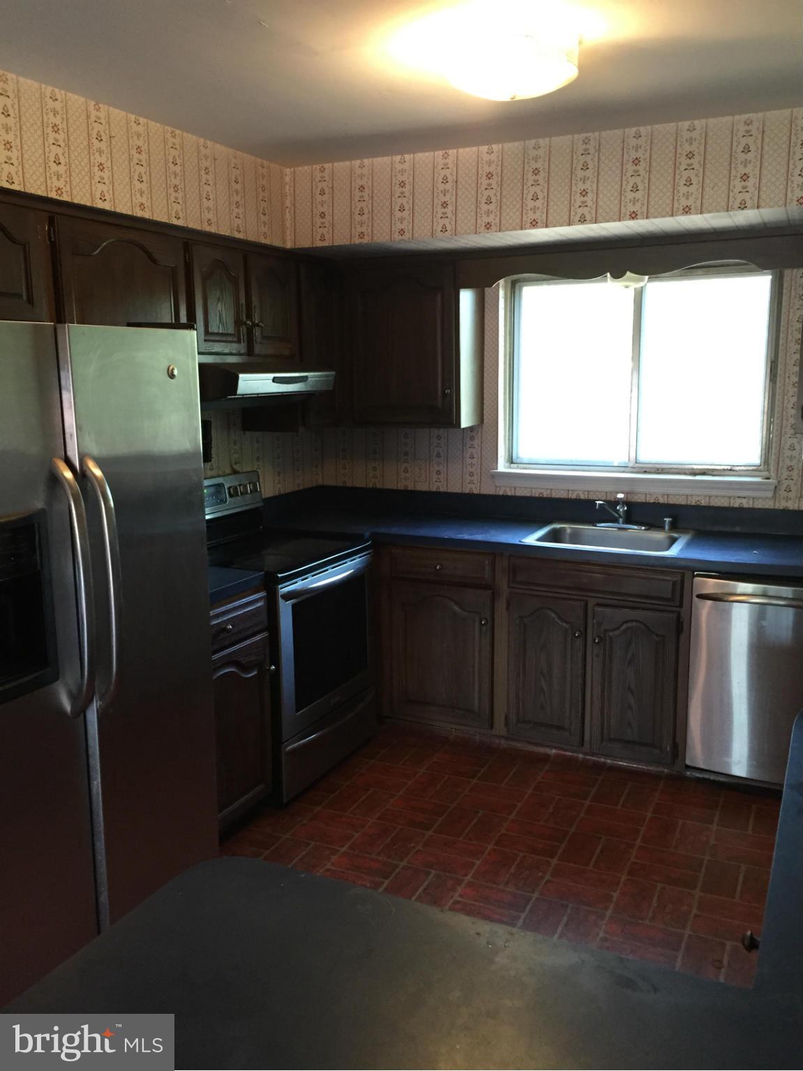 12904 Sturbridge Road Woodbridge, VA 22192 - Photo 7 of 17 Kitchen