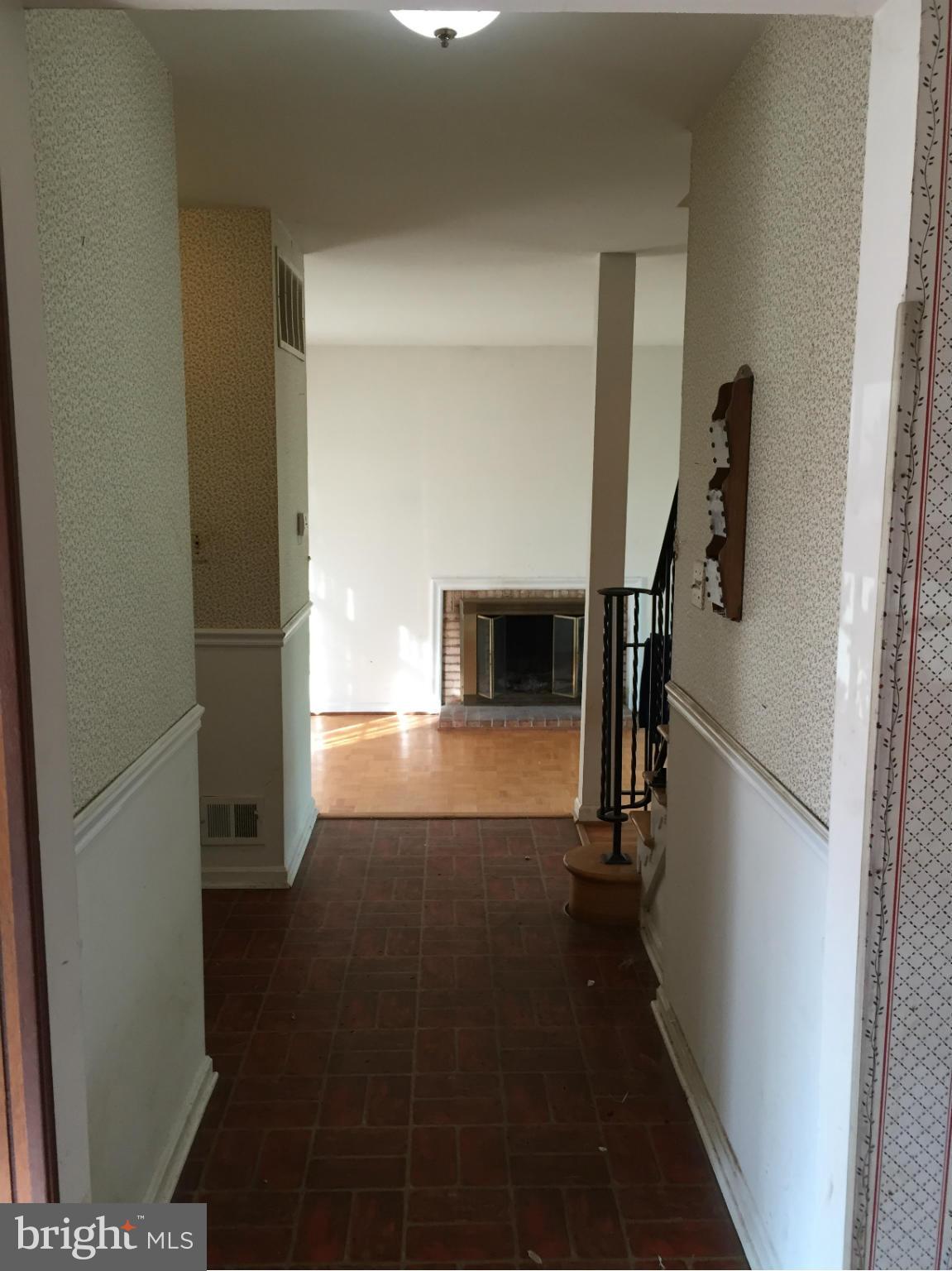 12904 Sturbridge Road Woodbridge, VA 22192 - Photo 9 of 17 Interior (General)