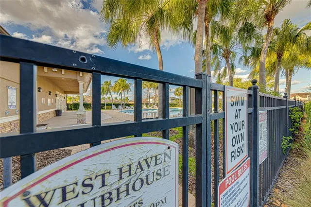 a view of a yard and front view of a building