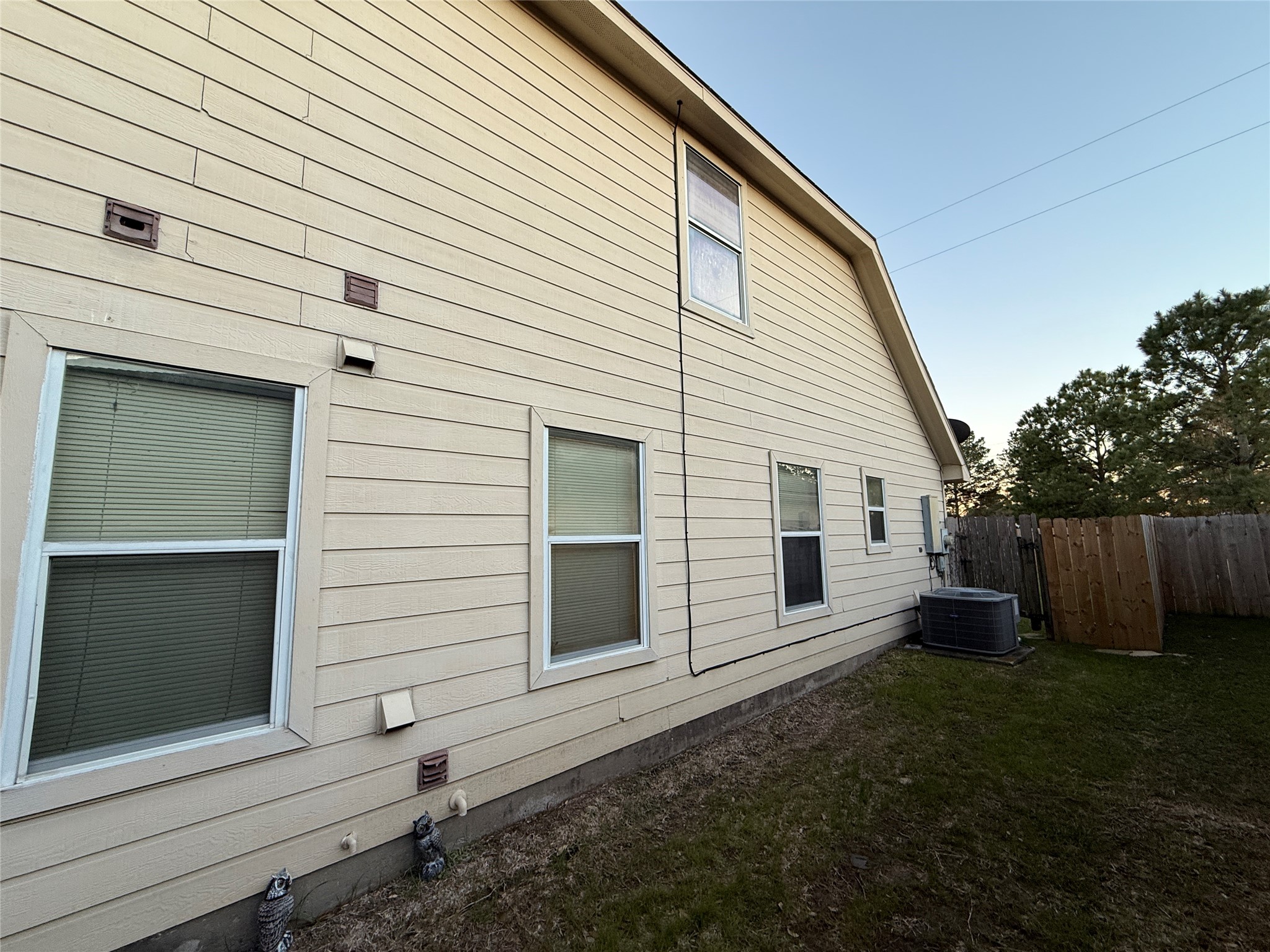 1022 Sycamore Ridge Lane Houston, TX 77073 - Photo 3 of 39 a view of a house with backyard and garden