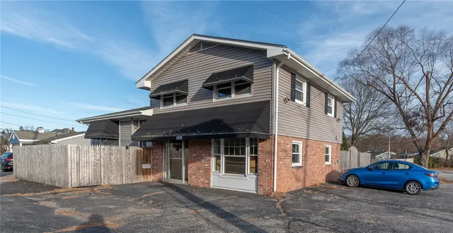 $579,900 | 1020 Warwick Avenue, Warwick, RI 02888