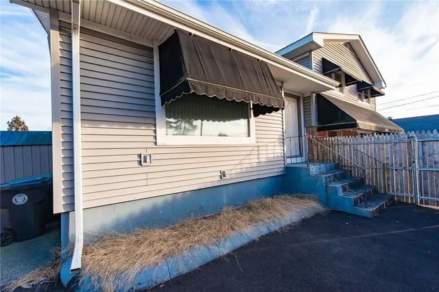 $579,900 | 1020 Warwick Avenue, Warwick, RI 02888